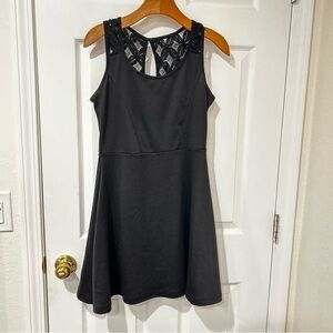 Edge Black Dress with Lace Detail